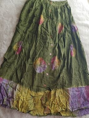 1970s Cottonfields Olive Green Floral Button-Accent 3/4 Length Skirt Sz MED